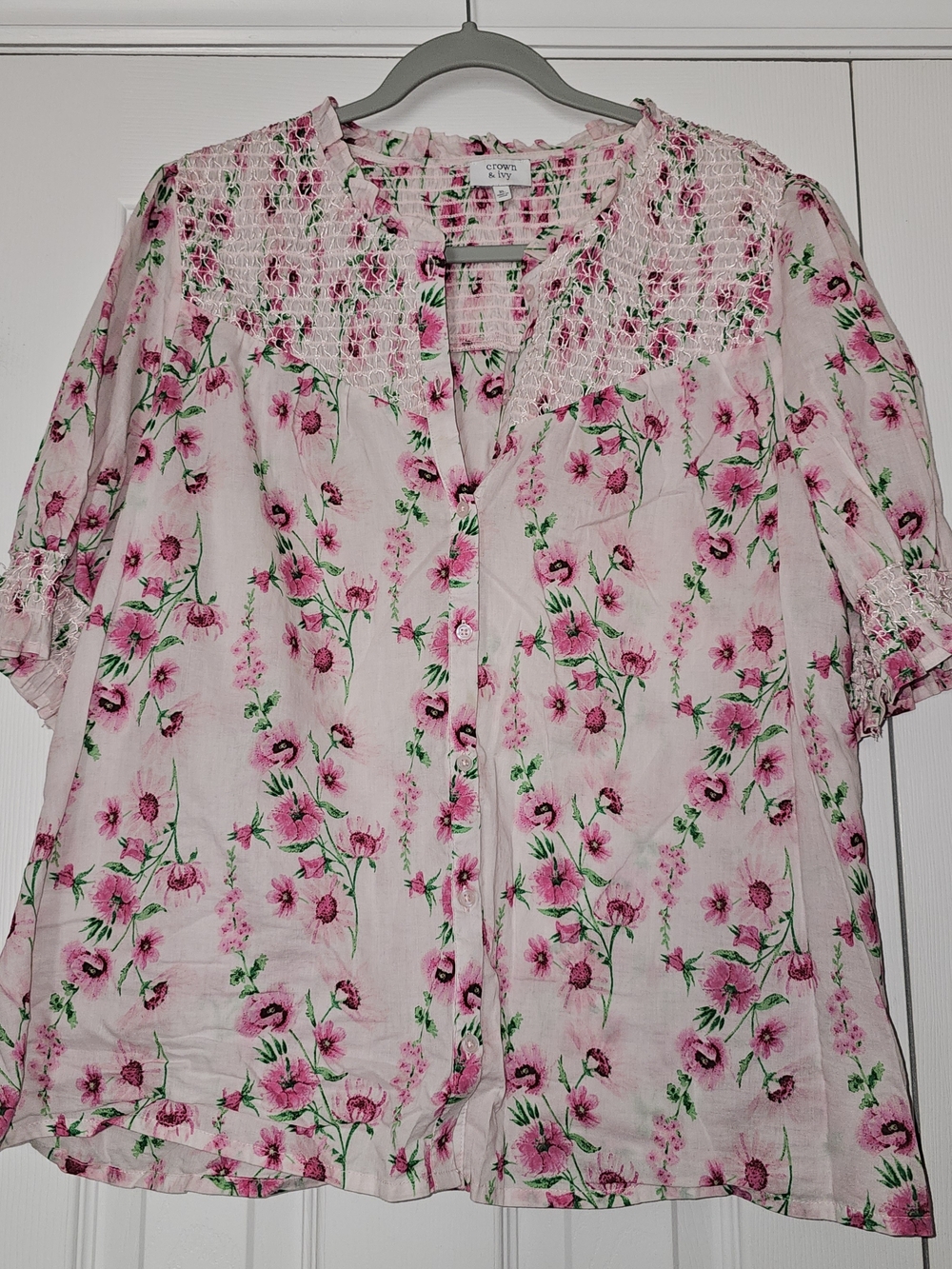 Crown & Ivy Pink Floral Smocked Yoke Button-Front Blouse